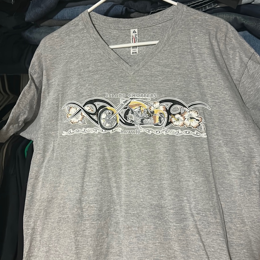 Men’s gray island choppers shirt size XL